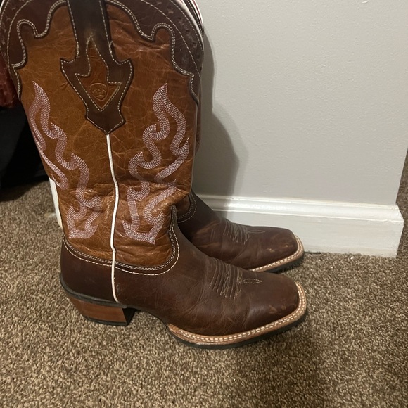 Ariat Crossfire Square Toe Women’s Cowboy Boots - Picture 2 of 8